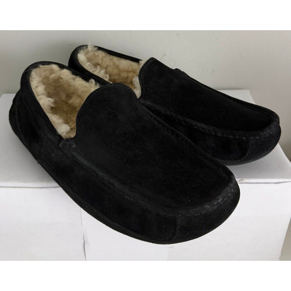 UGG Australia Ascot Black Suede Shearling Lined Moccasin Slippers Mens Size 10